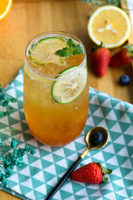 夏日清爽飲品 創(chuàng)意與視覺(jué)的完美結(jié)合